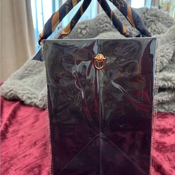 Louis Vuitton Black and Gold Tote Bag - Picture 5 of 12